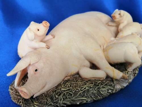 Large Burleigh Pig Sow with Piglets Figurine #
