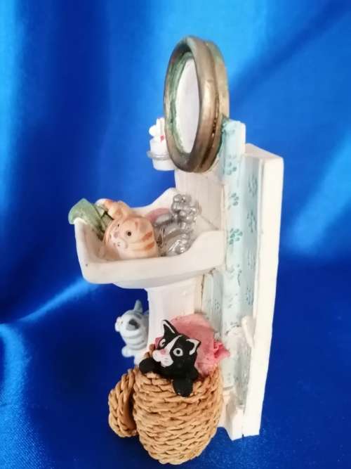 Peter Fagan Colourbox Teddy Bear Bathroom Brothers Cats Scotland #