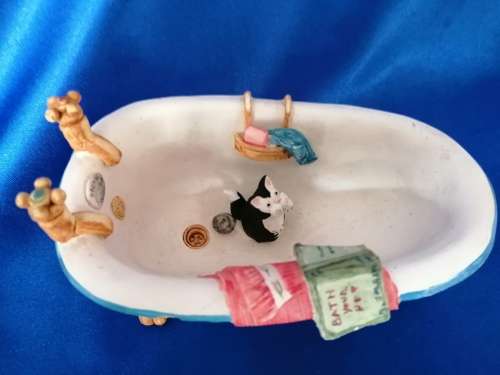 Peter Fagan Colourbox Teddy Bear Bath Cats Scotland #
