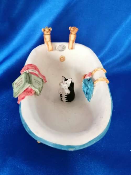 Peter Fagan Colourbox Teddy Bear Bath Cats Scotland #