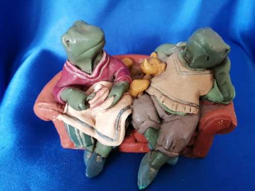 Peter Fagan Colourbox Teddy Frogs on Couch Scotland #