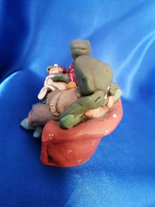 Peter Fagan Colourbox Teddy Frogs on Couch Scotland #