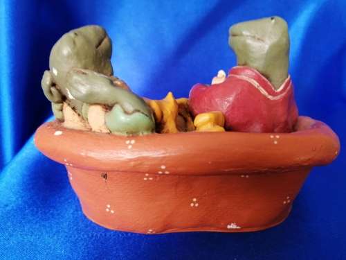 Peter Fagan Colourbox Teddy Frogs on Couch Scotland #