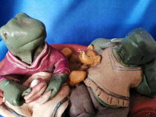 Peter Fagan Colourbox Teddy Frogs on Couch Scotland #