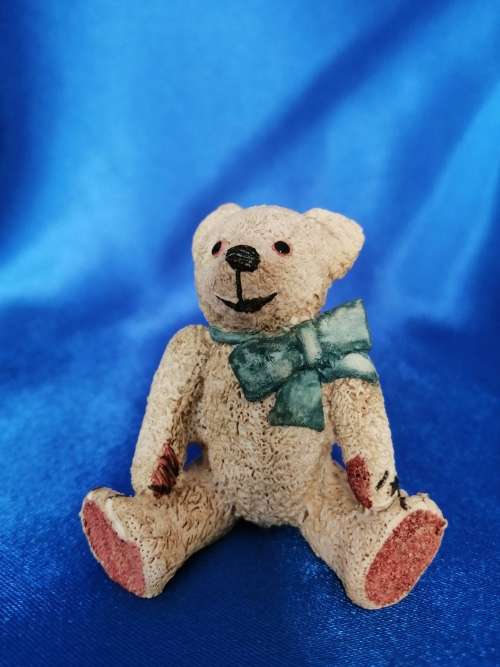 Peter Fagan Colourbox Sitting Bear with Blue Bow Scotland #