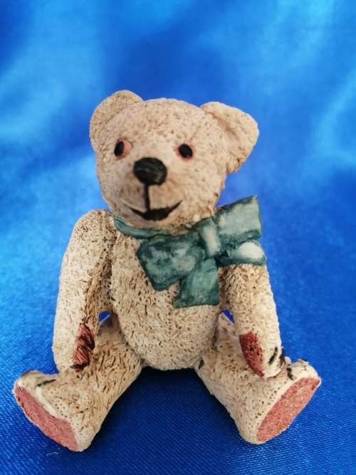 Peter Fagan Colourbox Sitting Bear with Blue Bow Scotland #