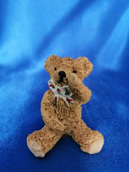 Peter Fagan Colourbox Sitting Bear with Bow Bobbie Scotland #