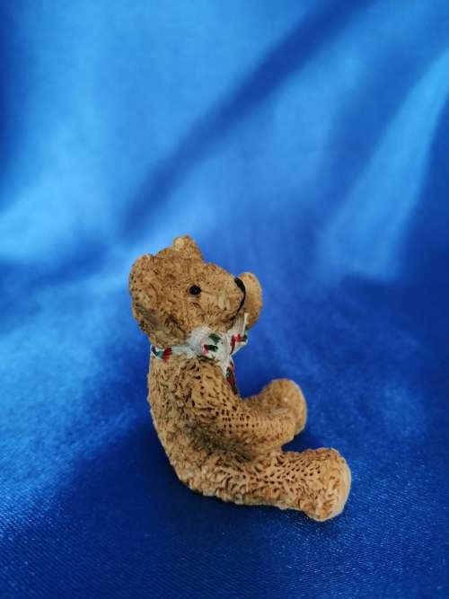 Peter Fagan Colourbox Sitting Bear with Bow Bobbie Scotland #
