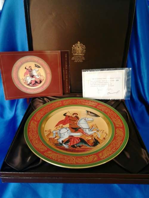 ST. GEORGE and THE DRAGON HAND PAINTED and GILDED CERAMIC PLATE #