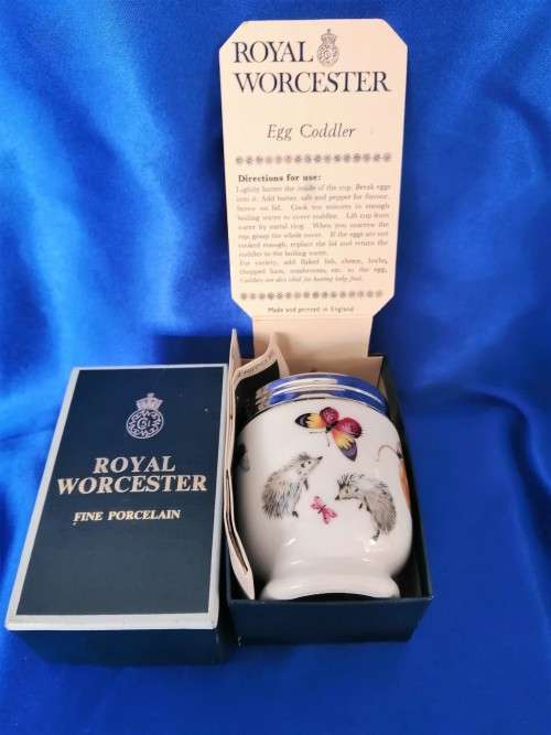 Royal Worcester Egg Coddler Skippety Tale w/ Hedgehog Porcelain England #