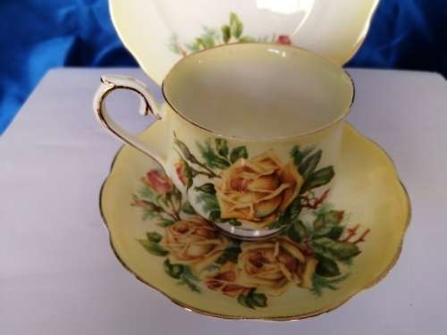 Royal Albert Yellow Tea Rose Trio