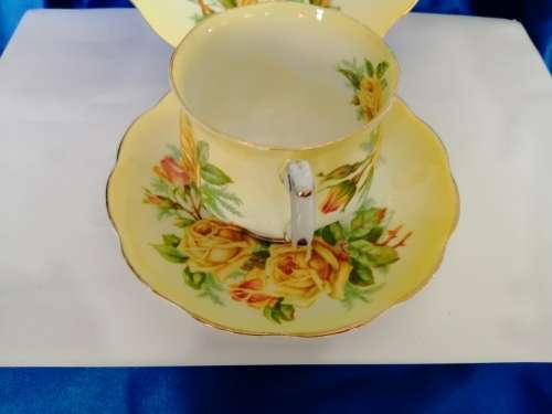 Royal Albert Yellow Tea Rose Trio