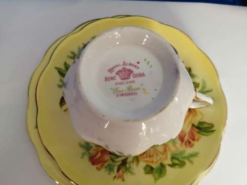 Royal Albert Yellow Tea Rose Trio