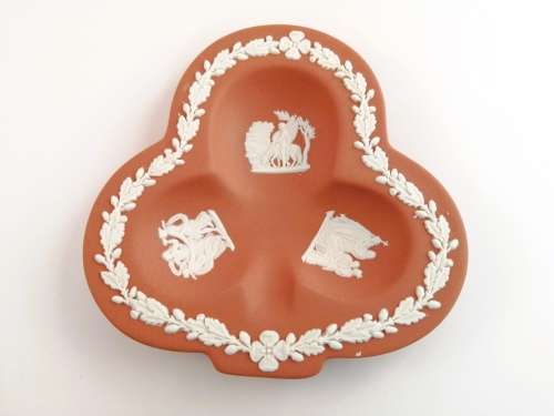 Wedgwood Terracotta Taupe Jasper Clover Dish Plate