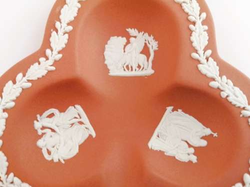 Wedgwood Terracotta Taupe Jasper Clover Dish Plate