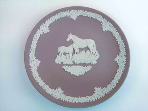 Wedgwood Lilac Jasper with White Horses Mothers Day Plate 1981