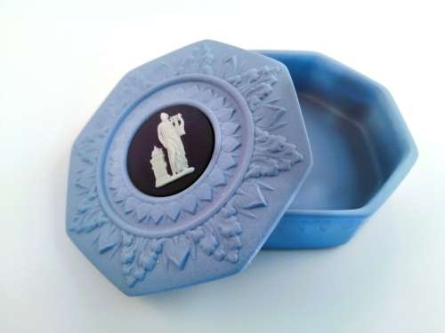 Wedgwood Blue Jasperware Tricolour Lidded Trinket Box - Dark Blue and White Classical Cameo