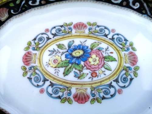 WEDGWOOD Runnymead Oval Dish