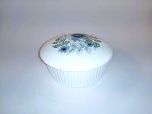 Wedgwood Clementine ribbed edged trinket box and lid - blue flowers on white  #