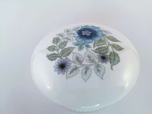Wedgwood Clementine ribbed edged trinket box and lid - blue flowers on white  #