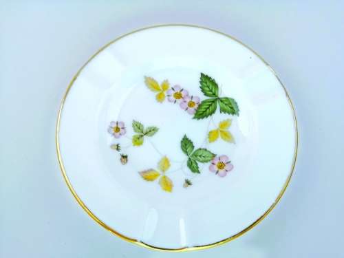 Wedgwood Wild Strawberry Round Dish  #