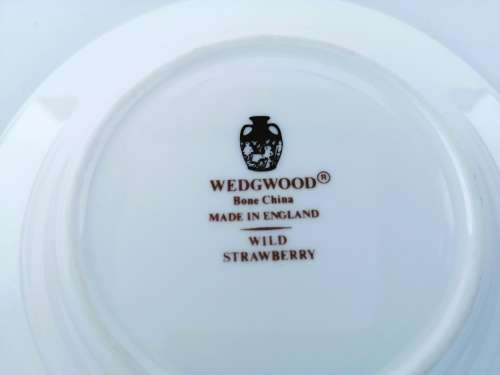 Wedgwood Wild Strawberry Round Dish  #