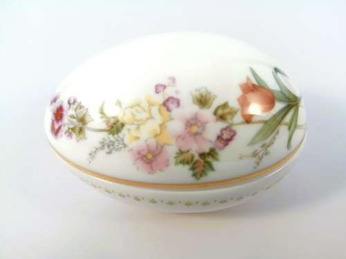 Wedgwood Mirabelle  Egg Trinket Box  #