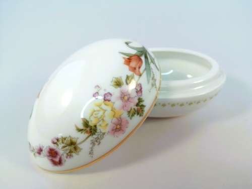 Wedgwood Mirabelle  Egg Trinket Box  #