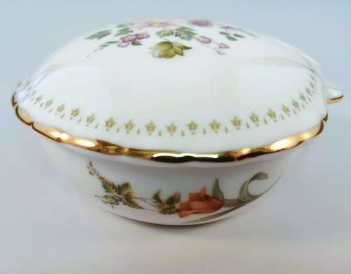 Wedgwood Mirabelle trinket box and lid - shell shape flowers on white  #