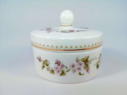 Wedgwood Mirabelle Lidded Trinket Box