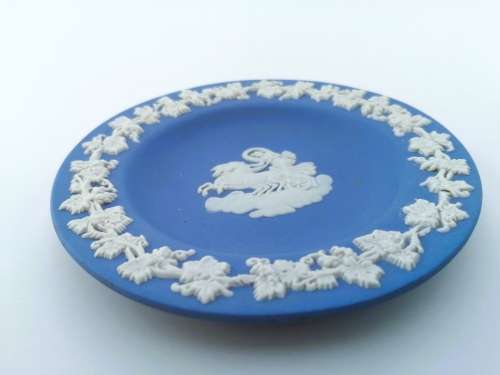 WEDGWOOD BLUE JASPER ROUND TRAY #