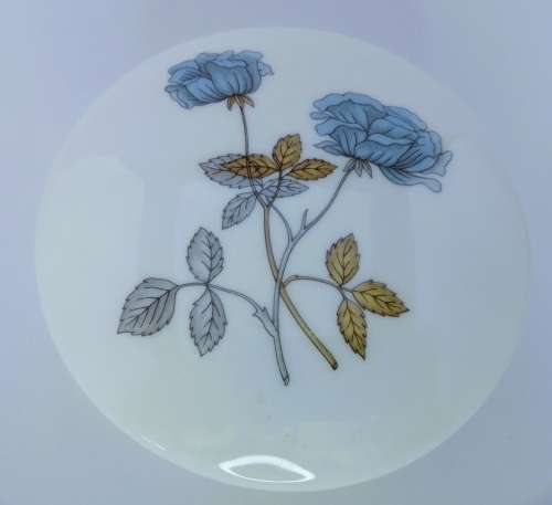 Wedgwood Ice Rose ribbed edged trinket box and lid - blue flowers on white  #