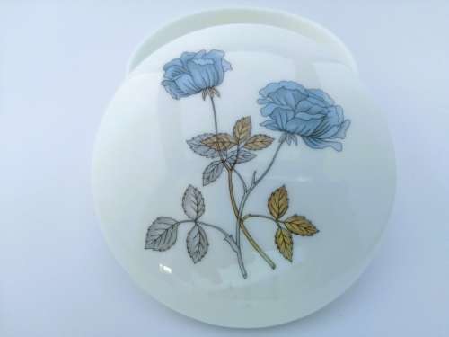 Wedgwood Ice Rose ribbed edged trinket box and lid - blue flowers on white  #