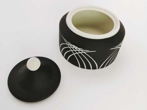Wedgwood SYMMETRY Rare Black Jasper and White Cylinder Trinket Box With Lid 1988