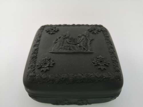 RARE WEDGWOOD BLACK BASALT JASPERWARE SQUARE LIDDED BOX