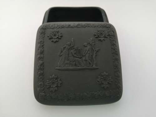 RARE WEDGWOOD BLACK BASALT JASPERWARE SQUARE LIDDED BOX