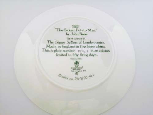 Stunning Wedgwood The Street Sellers of London Plate ` The Baked Potato man `1985