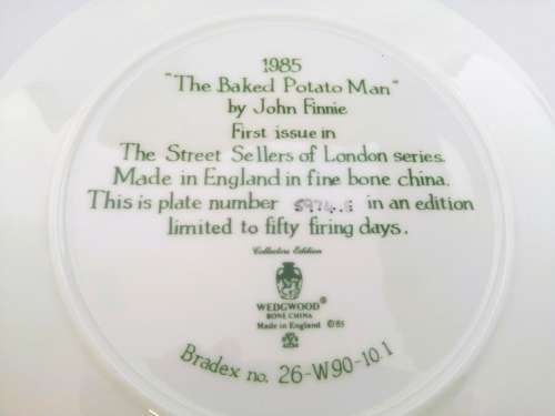 Stunning Wedgwood The Street Sellers of London Plate ` The Baked Potato man `1985