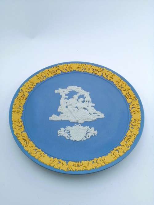 Wedgwood Blue and Cane Yellow Jasperware 1989 Valentine Plate Limited Edition