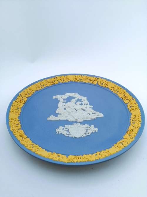 Wedgwood Blue and Cane Yellow Jasperware 1989 Valentine Plate Limited Edition