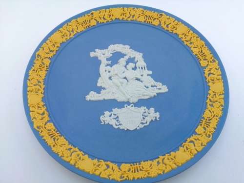 Wedgwood Blue and Cane Yellow Jasperware 1989 Valentine Plate Limited Edition