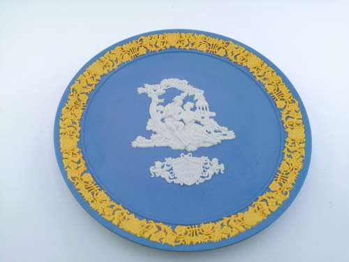 Wedgwood Blue and Cane Yellow Jasperware 1989 Valentine Plate Limited Edition
