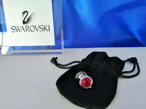 Swarovski Crystal Event Pin 2003 Rhodium Red Aantonio