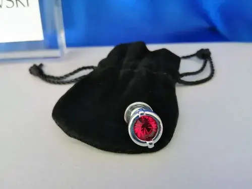 Swarovski Crystal Event Pin 2003 Rhodium Red Aantonio