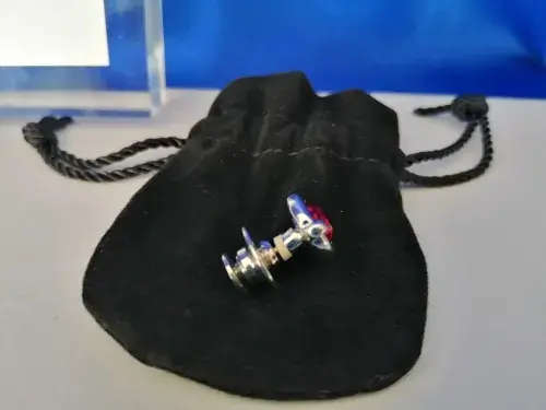Swarovski Crystal Event Pin 2003 Rhodium Red Aantonio
