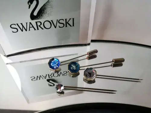 Swarovski Crystal 4 x Event Pins of SCS