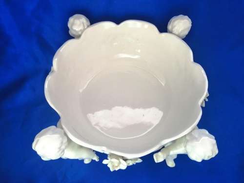 Beautiful White Italian Continental blanc de Chine center bowl depicting four putti Cherubs