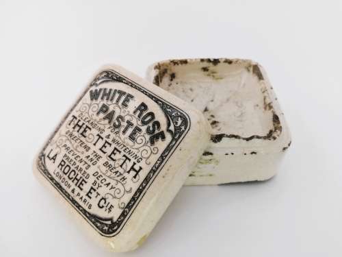 Antique Toothpaste pot and Lid La Roche Et Cie London and Paris