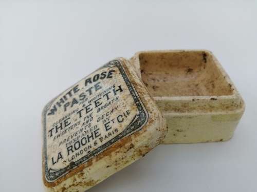 Antique Toothpaste pot and Lid La Roche Et Cie London and Paris