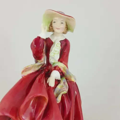 EARLY Royal Doulton Figurine TOP O THE HILL HN1834